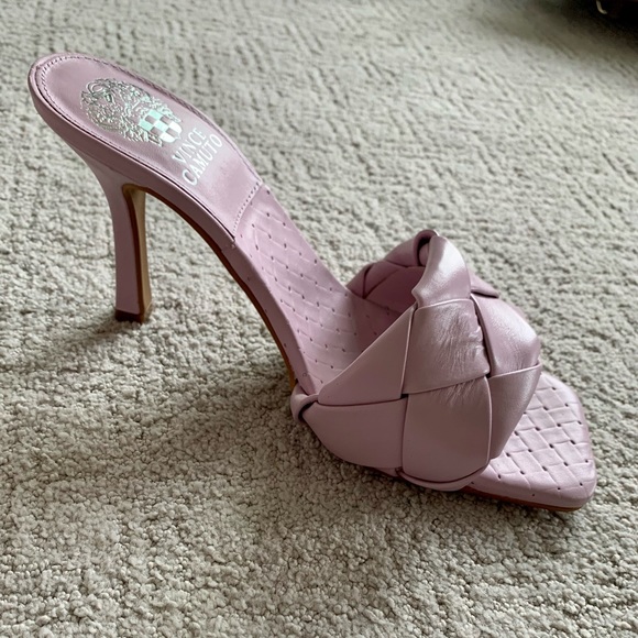 New Vince Camuto Heels - Picture 6 of 9